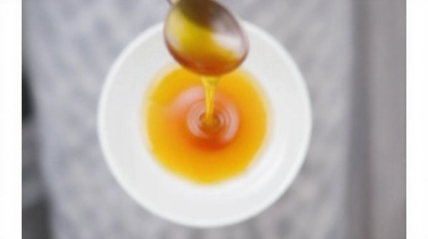 Découverte des vertus et délices du miel de fleur de nigelle